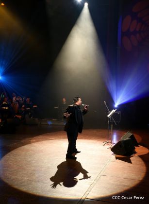 Homenaje a Juan Gabriel en el Teatro Nacional Rubén Darío