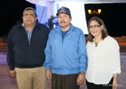 Daniel y Rosario presiden Acto del 37 Aniversario de la Policía Nacional