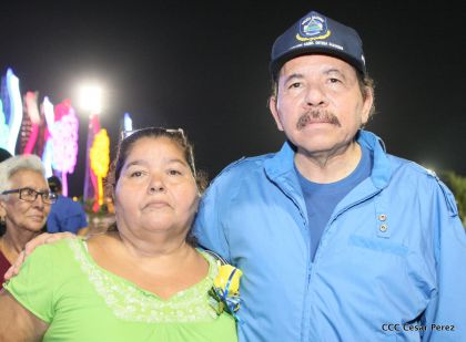 Daniel y Rosario presiden Acto del 37 Aniversario de la Policía Nacional