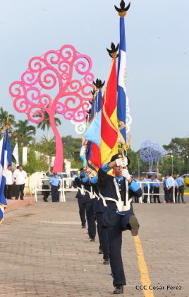 Daniel y Rosario presiden Acto del 37 Aniversario de la Policía Nacional