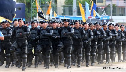 Daniel y Rosario presiden Acto del 37 Aniversario de la Policía Nacional