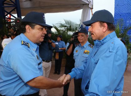 Daniel y Rosario presiden Acto del 37 Aniversario de la Policía Nacional