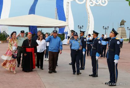 Daniel y Rosario presiden Acto del 37 Aniversario de la Policía Nacional