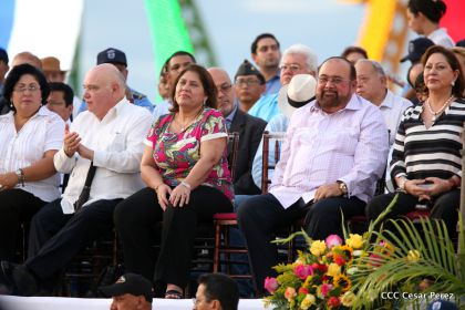 Daniel y Rosario presiden Acto del 37 Aniversario de la Policía Nacional