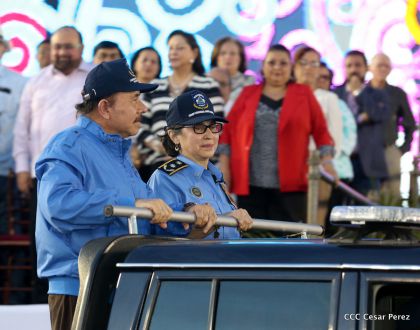 Daniel y Rosario presiden Acto del 37 Aniversario de la Policía Nacional