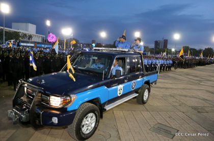 Daniel y Rosario presiden Acto del 37 Aniversario de la Policía Nacional