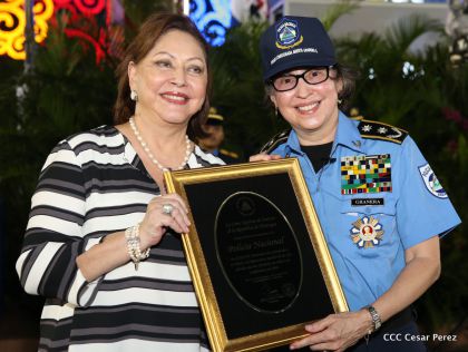 Daniel y Rosario presiden Acto del 37 Aniversario de la Policía Nacional