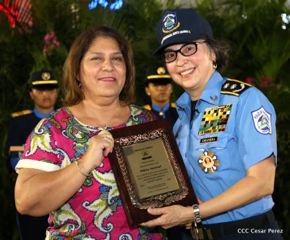 Daniel y Rosario presiden Acto del 37 Aniversario de la Policía Nacional