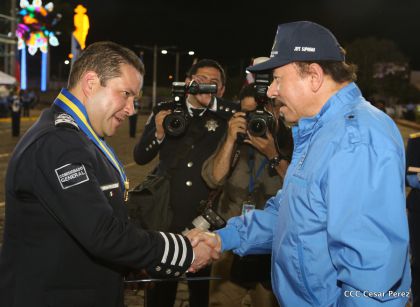 Daniel y Rosario presiden Acto del 37 Aniversario de la Policía Nacional