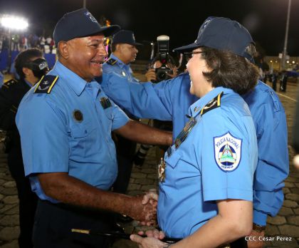 Daniel y Rosario presiden Acto del 37 Aniversario de la Policía Nacional