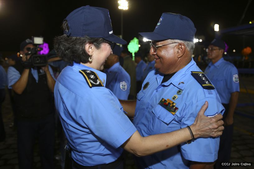 Daniel y Rosario presiden Acto del 37 Aniversario de la Policía Nacional