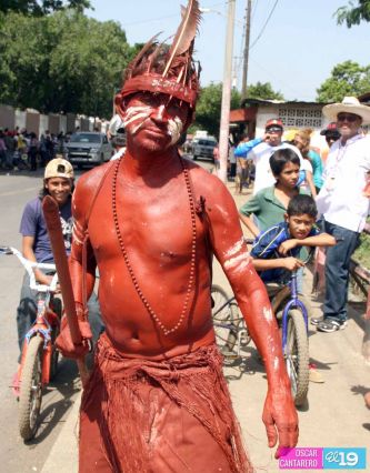 Miles de promesantes acompañan a Santo Domingo de Abajo