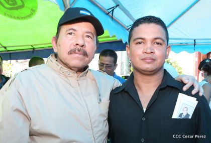 Comandante Daniel participa en honras fúnebres del compañero René Nuñez en León