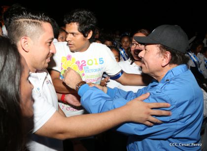 Daniel y Rosario reciben Antorcha de la Libertad y la Unidad Centroamericana