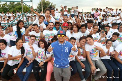 Daniel y Rosario reciben Antorcha de la Libertad y la Unidad Centroamericana