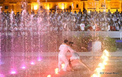 Daniel y Rosario reciben Antorcha de la Libertad y la Unidad Centroamericana