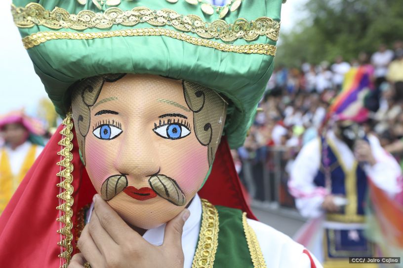 Más Fotos del Desfile Patrio en la Avenida de Bolívar a Chávez