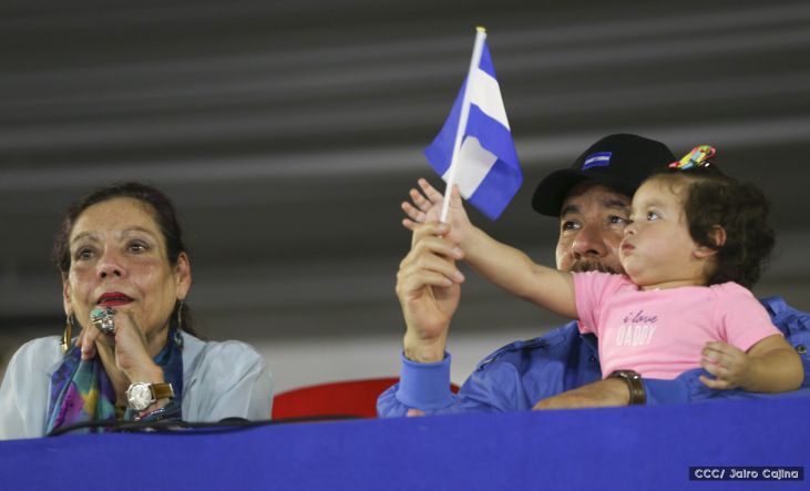 Más Fotos del Desfile Patrio en la Avenida de Bolívar a Chávez