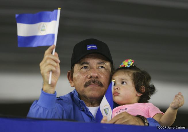 Más Fotos del Desfile Patrio en la Avenida de Bolívar a Chávez