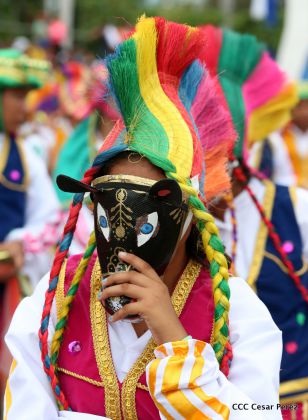 Más Fotos del Desfile Patrio en la Avenida de Bolívar a Chávez