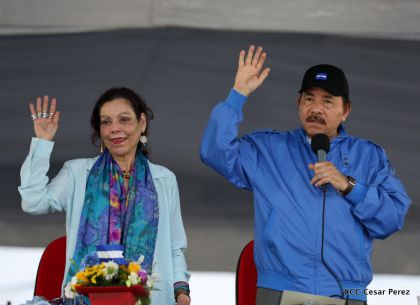 Más Fotos del Desfile Patrio en la Avenida de Bolívar a Chávez