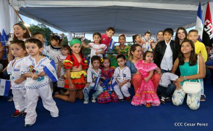 Más Fotos del Desfile Patrio en la Avenida de Bolívar a Chávez