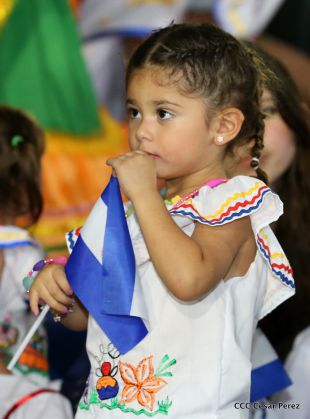 Más Fotos del Desfile Patrio en la Avenida de Bolívar a Chávez