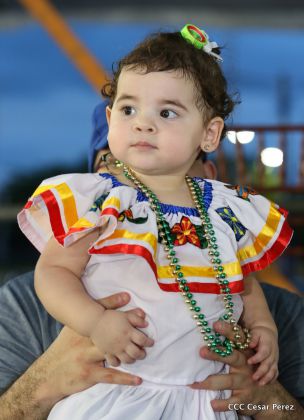 Más Fotos del Desfile Patrio en la Avenida de Bolívar a Chávez