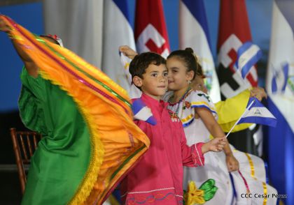 Más Fotos del Desfile Patrio en la Avenida de Bolívar a Chávez