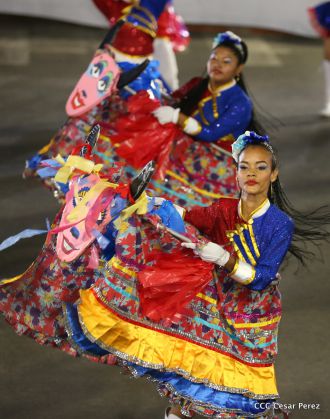 Más Fotos del Desfile Patrio en la Avenida de Bolívar a Chávez