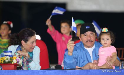 Más Fotos del Desfile Patrio en la Avenida de Bolívar a Chávez
