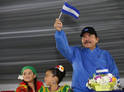 Más Fotos del Desfile Patrio en la Avenida de Bolívar a Chávez