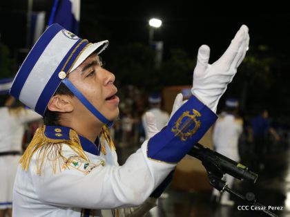 Más Fotos del Desfile Patrio en la Avenida de Bolívar a Chávez