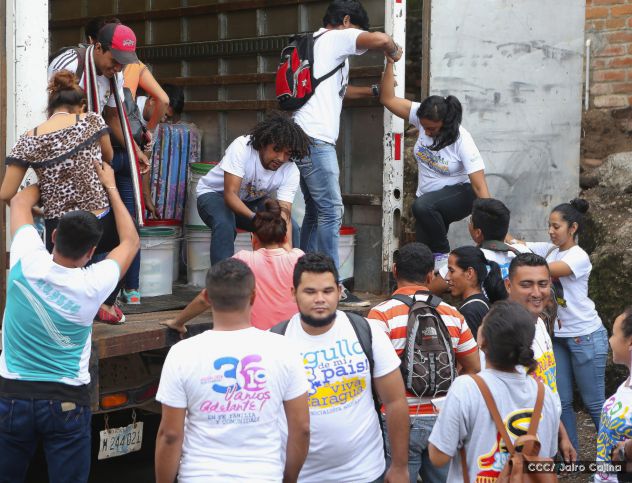 Entregan primera respuesta a familias tras sismo cerca de Cerro El Hoyo