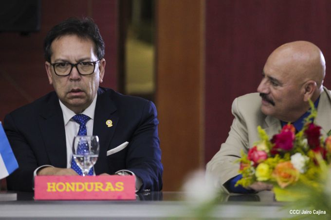 Presidente Daniel se reúne con el PARLACEN