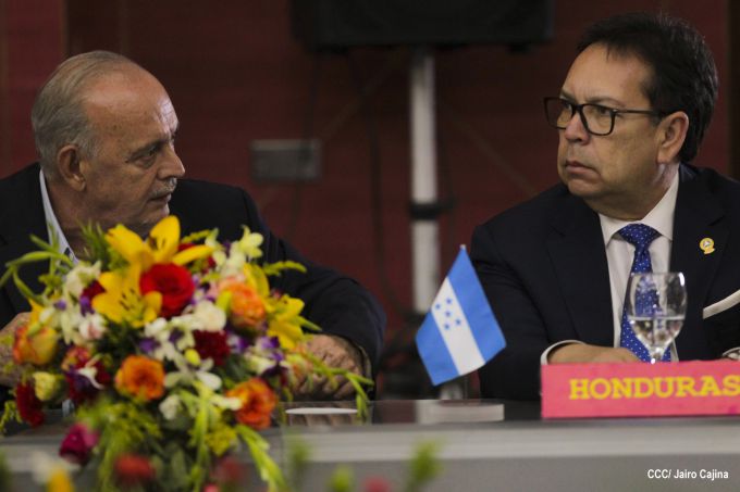 Presidente Daniel se reúne con el PARLACEN