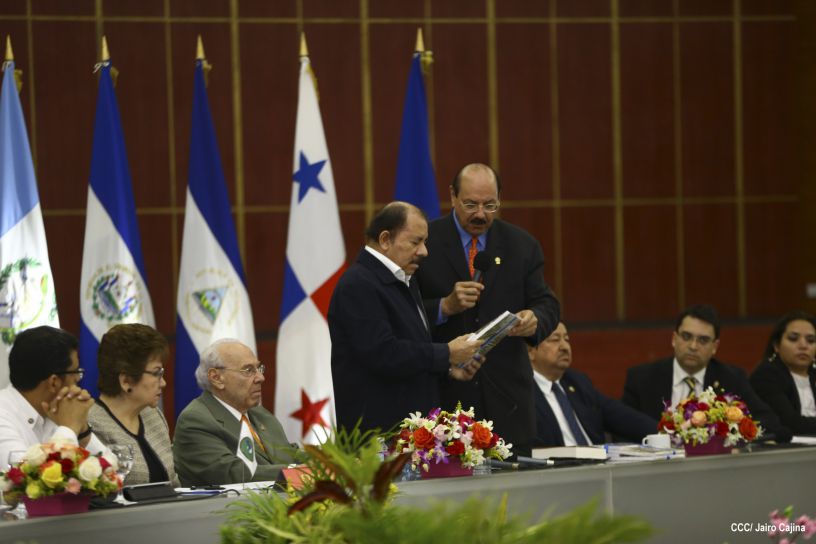 Presidente Daniel se reúne con el PARLACEN