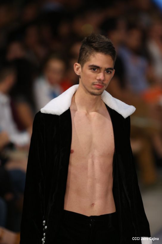 Segunda noche de pasarela en Nicaragua Diseña