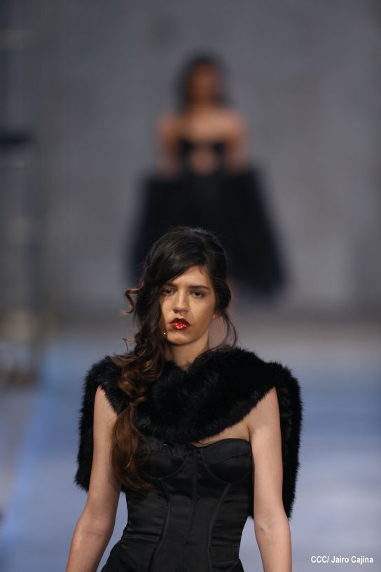 Segunda noche de pasarela en Nicaragua Diseña