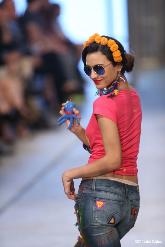 Segunda noche de pasarela en Nicaragua Diseña