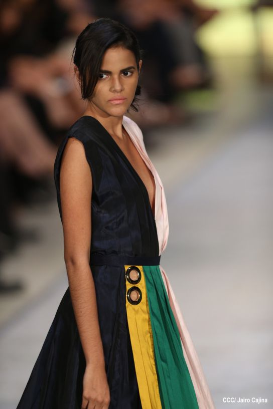 Segunda noche de pasarela en Nicaragua Diseña