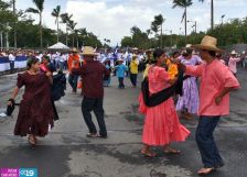 Desfiles escolares en Avenida Bolívar