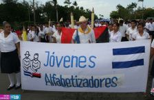 Desfiles escolares en Avenida Bolívar