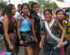 Desfiles escolares en Avenida Bolívar