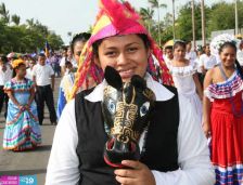 Desfiles escolares en Avenida Bolívar