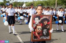 Desfiles escolares en Avenida Bolívar