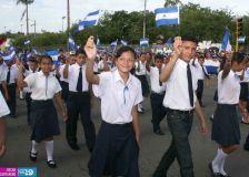 Desfiles escolares en Avenida Bolívar