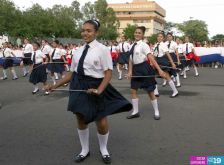 Desfiles escolares en Avenida Bolívar
