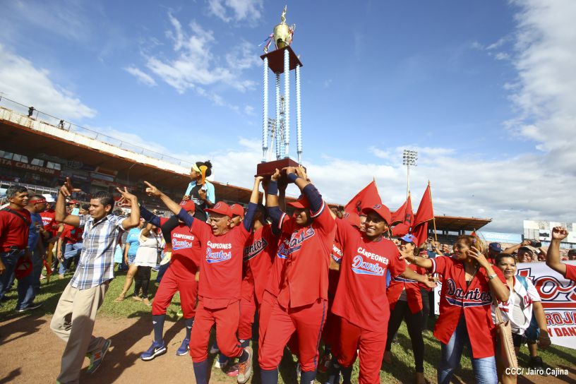 Dantos ganan Final del Pomares 2016