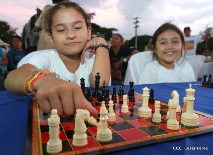 Mega Simultánea de Ajedrez en Plaza 22 de Agosto